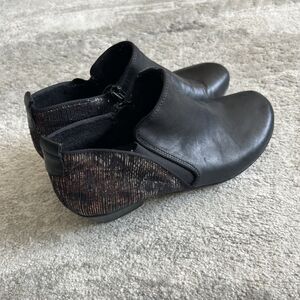 Remonte Milla Leather Booties Women's 7.5 8 EU 38 Black Ankle Boots Side Zip